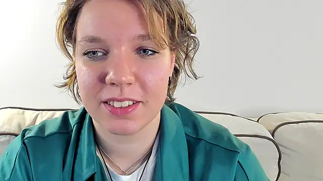 Snapshot of EdaGambee chatting on 02-04-25, 02:21 EdaGambee online show from 02-04-25, 02:21