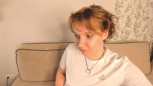 Snapshot of EdaGambee chatting on 02-05-25, 08:35 EdaGambee online show from 02-05-25, 08:35