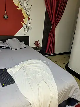 AuroraStartrainn online show from 03-10-25, 03:52