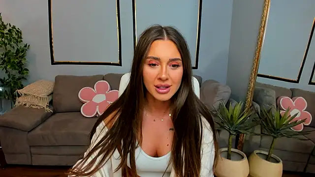 Snapshot of Anya-Ray chatting on 04-20-26, 01:03 Anya-Ray online show from 04-20-26, 01:03