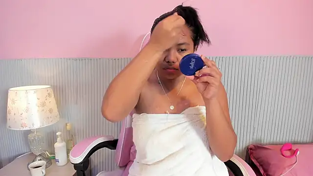 yeikafoxy online show from 10-30-25, 11:19