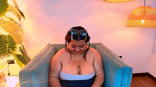 Snapshot of Charlotte_Baker19 chatting on 02-27-25, 02:14 Charlotte Baker19 online show from 02-27-25, 02:14