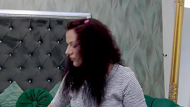 Snapshot of LissaAnn chatting on 02-14-25, 06:08 LissaAnn online show from 02-14-25, 06:08