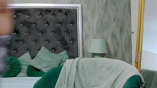 Snapshot of LissaAnn chatting on 02-20-25, 06:24 LissaAnn online show from 02-20-25, 06:24