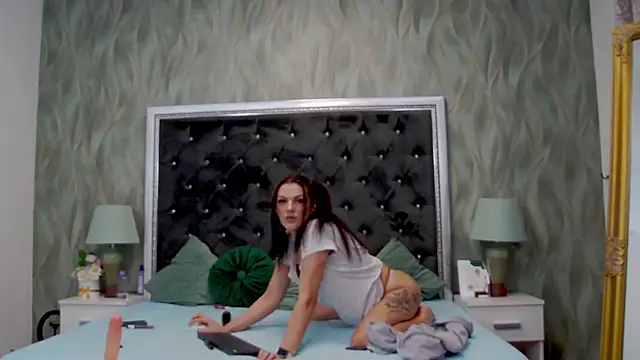 Snapshot of LissaAnn chatting on 02-21-25, 06:04 LissaAnn online show from 02-21-25, 06:04