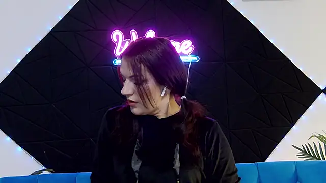 Snapshot of LissaAnn chatting on 02-13-26, 04:01 LissaAnn online show from 02-13-26, 04:01