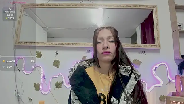 Snapshot of IZZY_BEAUTIFUL chatting on 02-27-25, 09:29 IZZY BEAUTIFUL online show from 02-27-25, 09:29