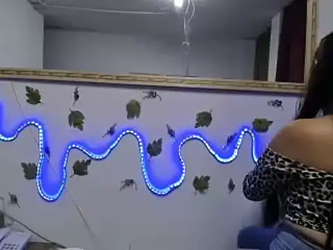 Snapshot of IZZY_BEAUTIFUL chatting on 02-25-25, 11:37 IZZY BEAUTIFUL online show from 02-25-25, 11:37