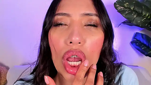 Miss veronicaa2 online show from 05-07-26, 01:14