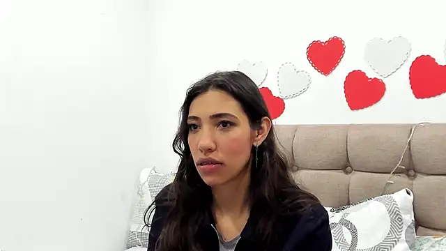 Snapshot of Miss_veronicaa2 chatting on 02-15-25, 09:39 Miss veronicaa2 online show from 02-15-25, 09:39
