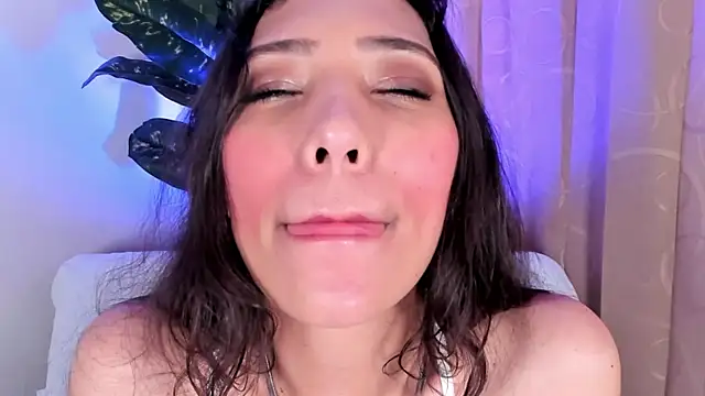 Miss veronicaa2 online show from 04-28-26, 01:15