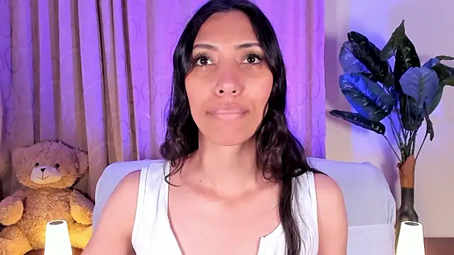 Snapshot of Miss_veronicaa2 chatting on 02-23-26, 01:23 Miss veronicaa2 online show from 02-23-26, 01:23