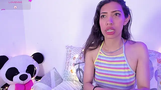 Snapshot of Miss_veronicaa2 chatting on 02-19-25, 01:06 Miss veronicaa2 online show from 02-19-25, 01:06