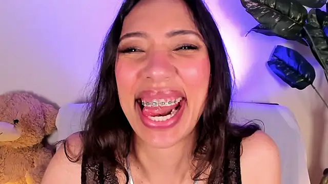 Miss veronicaa2 online show from 05-05-26, 01:14