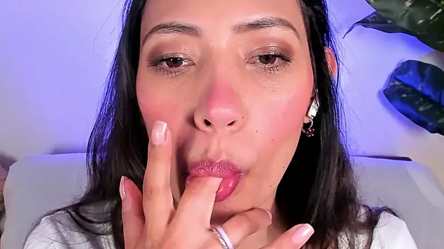 Miss veronicaa2 online show from 05-14-26, 01:19