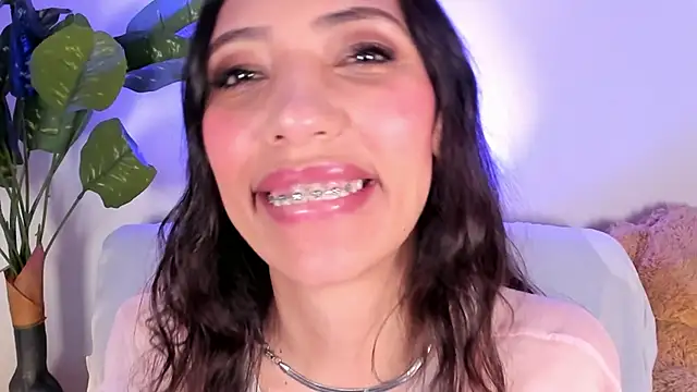 Miss veronicaa2 online show from 04-27-26, 01:31