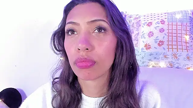 Snapshot of Miss_veronicaa2 chatting on 02-28-25, 02:20 Miss veronicaa2 online show from 02-28-25, 02:20