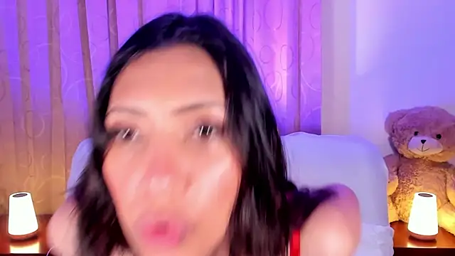 Snapshot of Miss_veronicaa2 chatting on 02-11-26, 01:00 Miss veronicaa2 online show from 02-11-26, 01:00