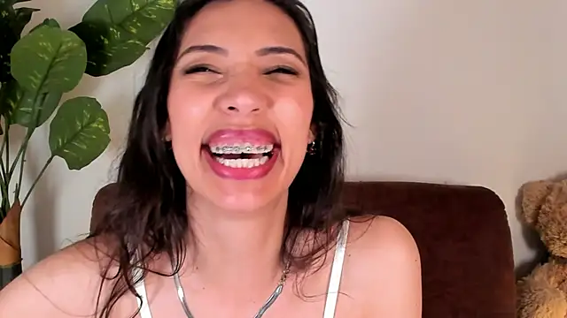 Miss veronicaa2 online show from 04-01-26, 09:01