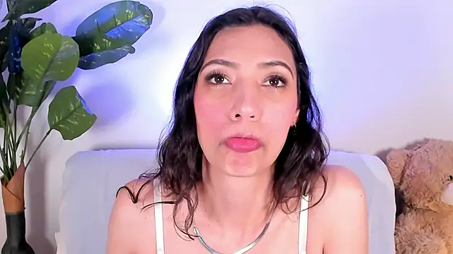 Miss veronicaa2 online show from 04-23-26, 01:24