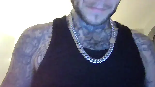 cruz815 online show from 12-04-25, 04:33