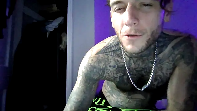 cruz815 online show from 11-30-25, 03:24