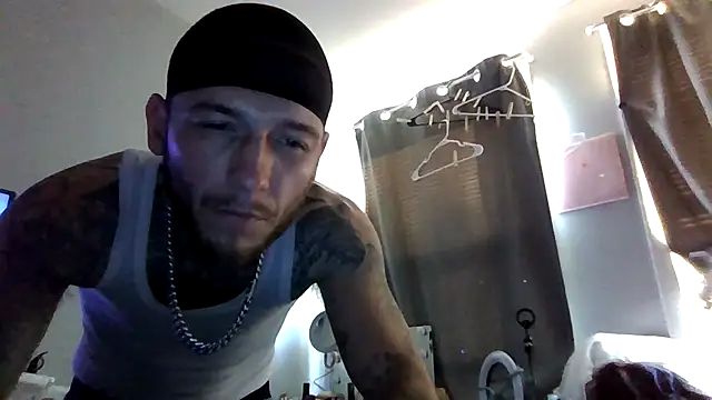 Snapshot of cruz815 chatting on 05-19-26, 10:17 cruz815 online show from 05-19-26, 10:17