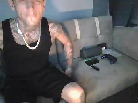 cruz815 online show from 11-19-25, 07:14