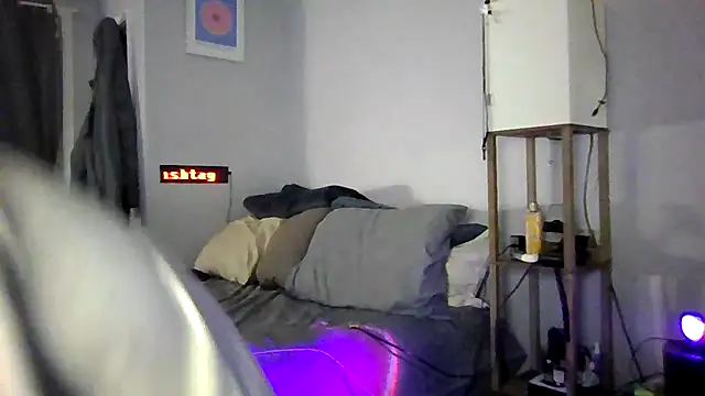 Snapshot of cruz815 chatting on 05-27-26, 02:52 cruz815 online show from 05-27-26, 02:52