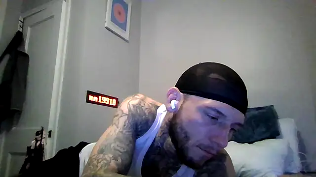 Snapshot of cruz815 chatting on 06-03-26, 03:07 cruz815 online show from 06-03-26, 03:07
