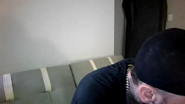 cruz815 online show from 10-21-25, 04:50