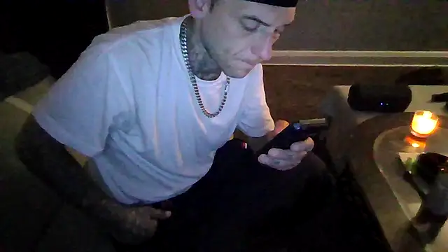 cruz815 online show from 11-18-25, 08:06