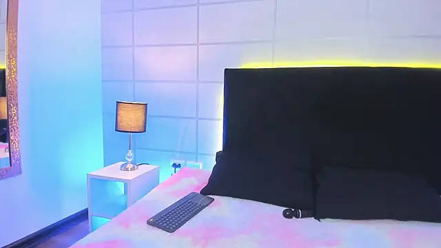 mac-sara online show from 10-23-25, 07:01