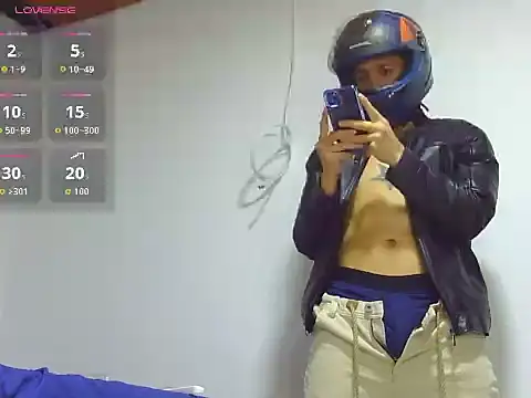 Keiviid online show from 04-12-26, 02:26