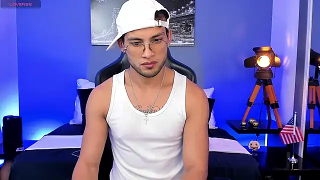 Max Conor1 online show from 04-30-26, 03:02