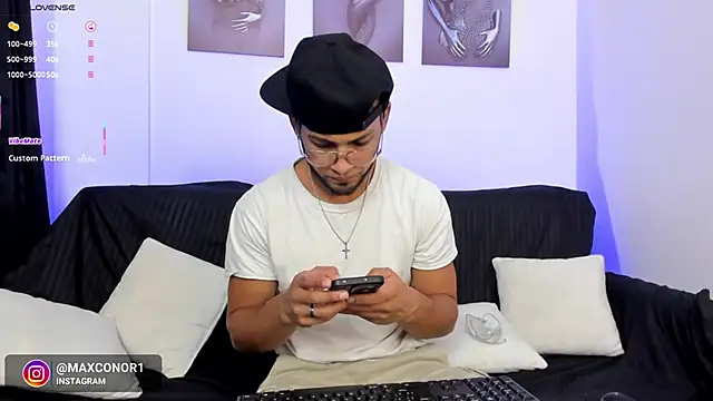 Max Conor1 online show from 03-12-26, 11:36