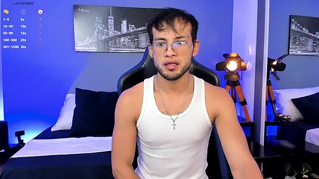 Max Conor1 online show from 05-11-26, 11:11