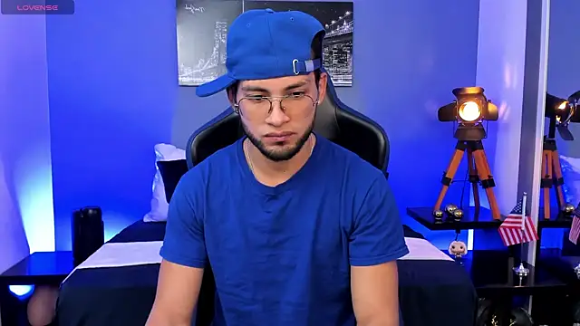 Max Conor1 online show from 04-29-26, 03:00