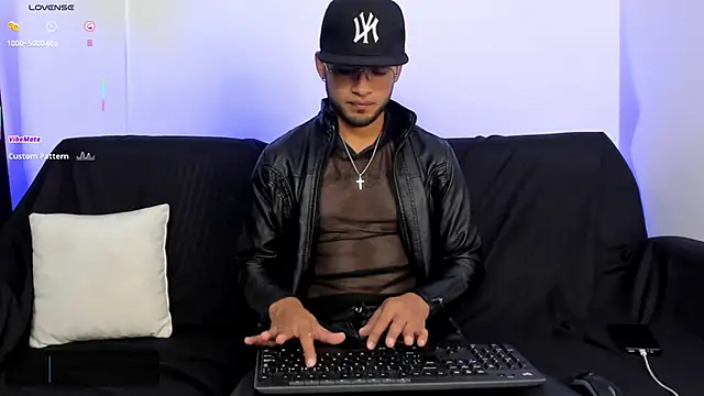 Max Conor1 online show from 03-06-26, 10:54