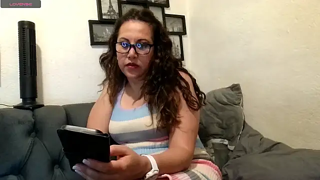 MirandaLatinaLovely online show from 05-12-26, 05:15
