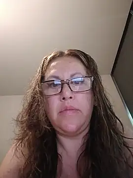 MirandaLatinaLovely online show from 06-19-26, 05:52