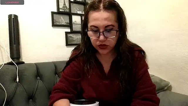 MirandaLatinaLovely online show from 06-10-26, 05:14