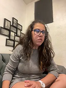 MirandaLatinaLovely online show from 11-16-25, 04:06