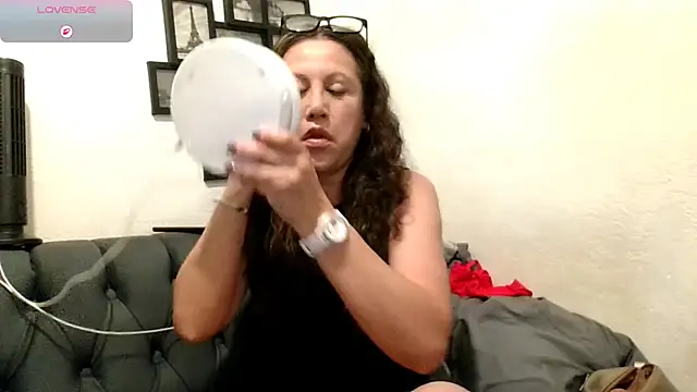 MirandaLatinaLovely online show from 04-12-26, 05:05