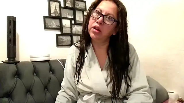 MirandaLatinaLovely online show from 03-10-26, 04:11