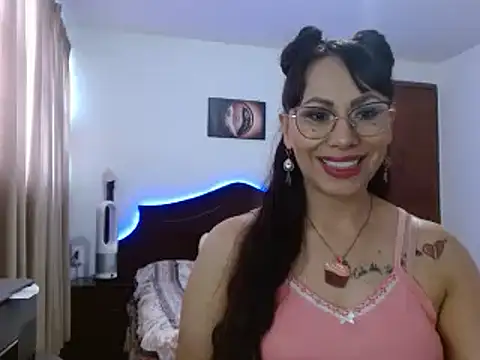 Snapshot of AloLovely_ chatting on 04-08-26, 10:44 AloLovely online show from 04-08-26, 10:44