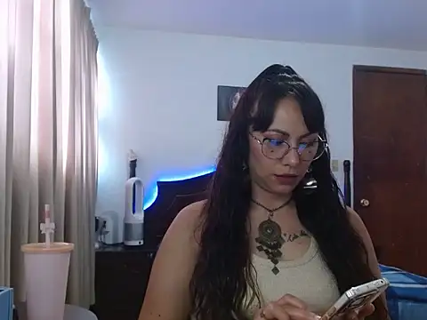 Snapshot of AloLovely_ chatting on 04-15-26, 07:58 AloLovely online show from 04-15-26, 07:58