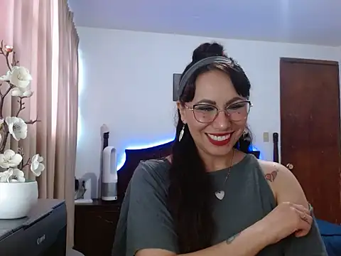 Snapshot of AloLovely_ chatting on 03-31-26, 07:49 AloLovely online show from 03-31-26, 07:49