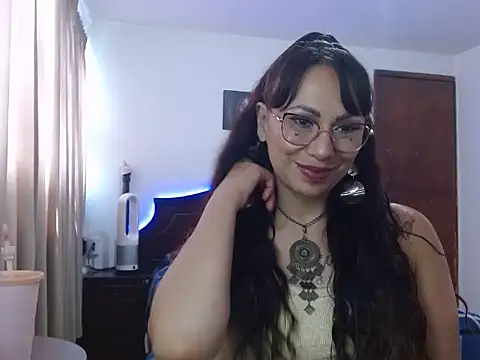 Snapshot of AloLovely_ chatting on 04-15-26, 07:29 AloLovely online show from 04-15-26, 07:29