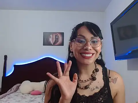 Snapshot of AloLovely_ chatting on 05-06-26, 11:53 AloLovely online show from 05-06-26, 11:53